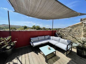 المنطقة المحيطة بالمنشأة