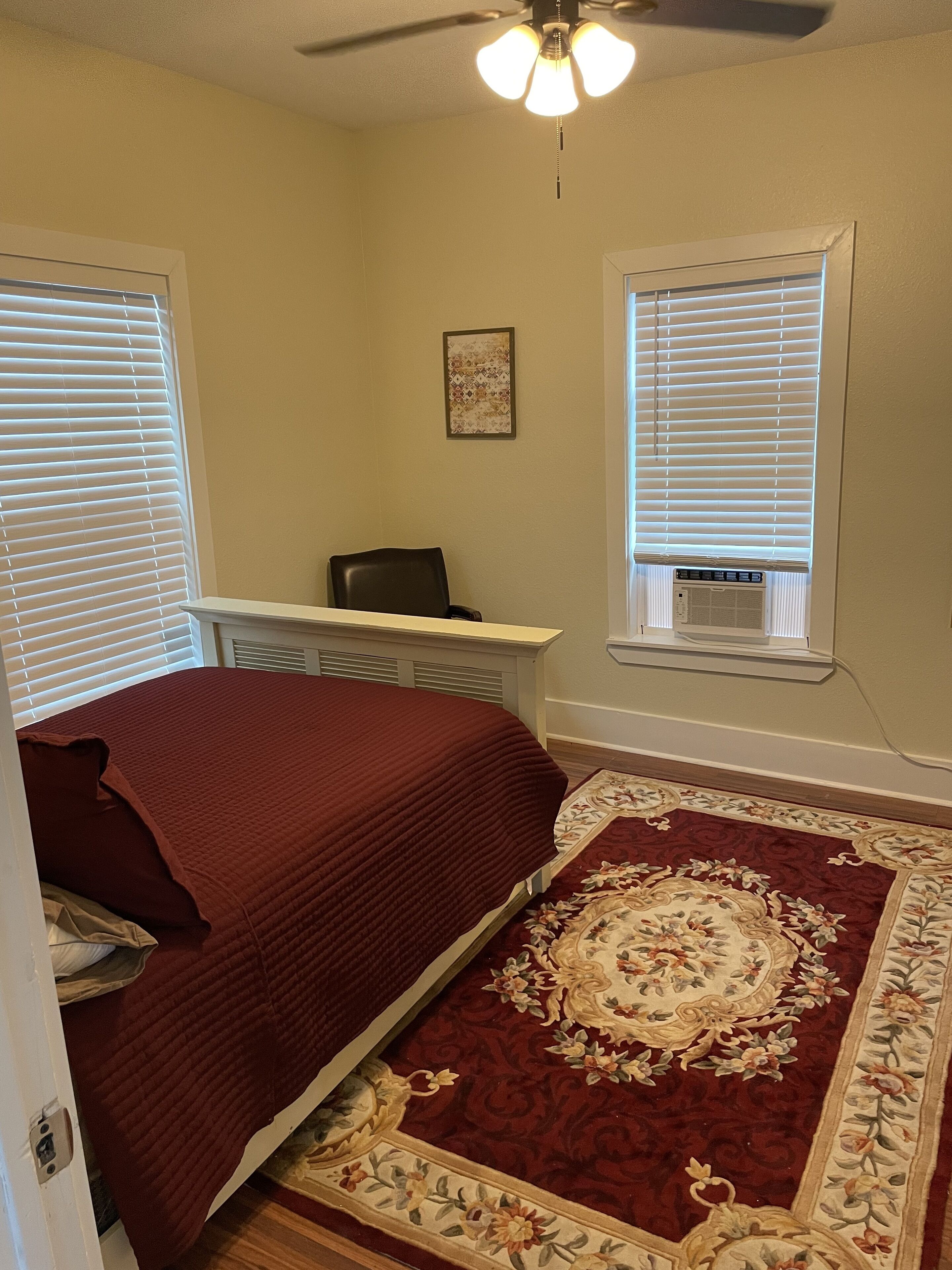 5 Minutes from Howard Payne University!