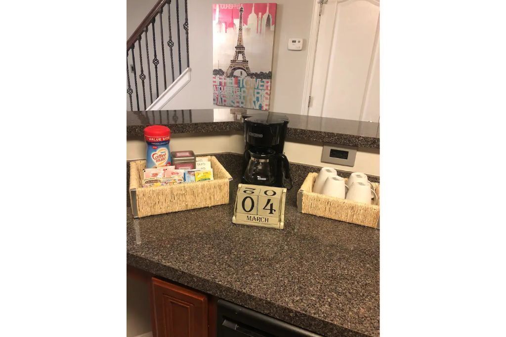 COMFORTABLE GETAWAY CLOSE TO ATLANTA AIRPORT