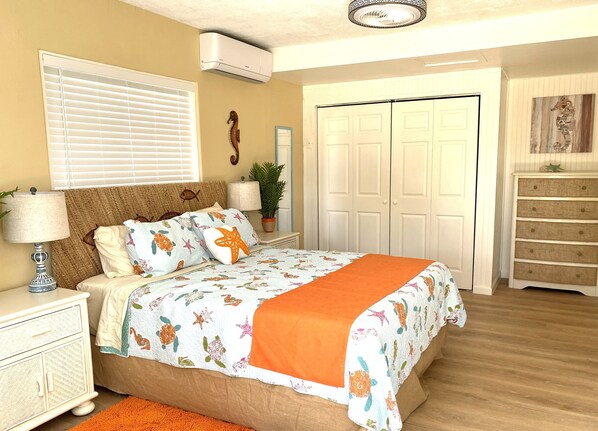 2 bedrooms, desk, iron/ironing board, travel cot