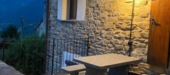 Thousand Stones House