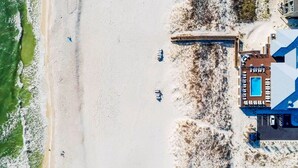 بالقرب من الشاطئ، حافلة نقل من وإلى الشاطئ مجانًا