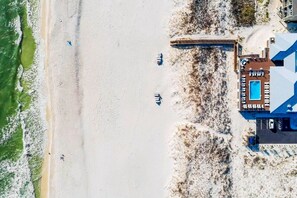 Beach nearby, free beach shuttle - 2-br home with pool, hot tub, golf, gym access (Pensacola)