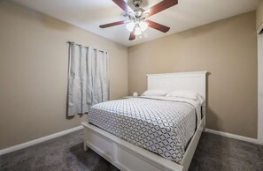 2 bedrooms, desk, iron/ironing board, free WiFi