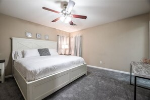 2 bedrooms, desk, iron/ironing board, free WiFi