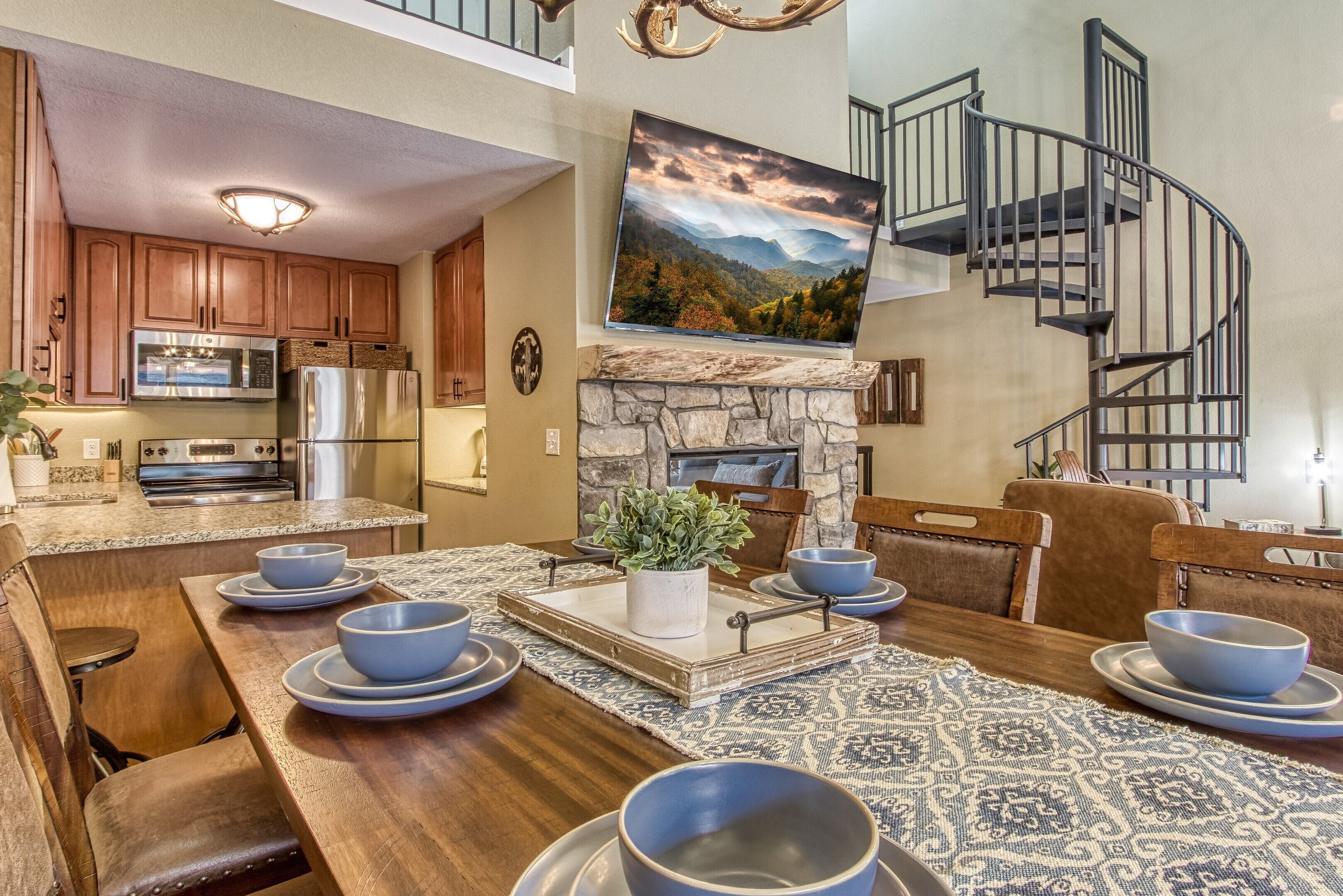 Newly Constructed 3/3 Condo Downtown Gatlinburg