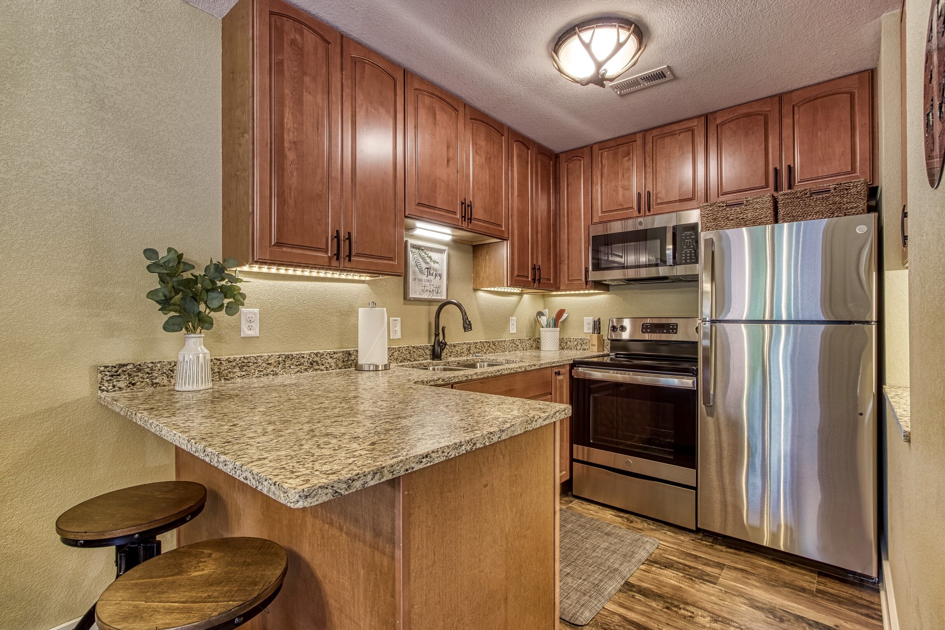 Newly Constructed 3/3 Condo Downtown Gatlinburg