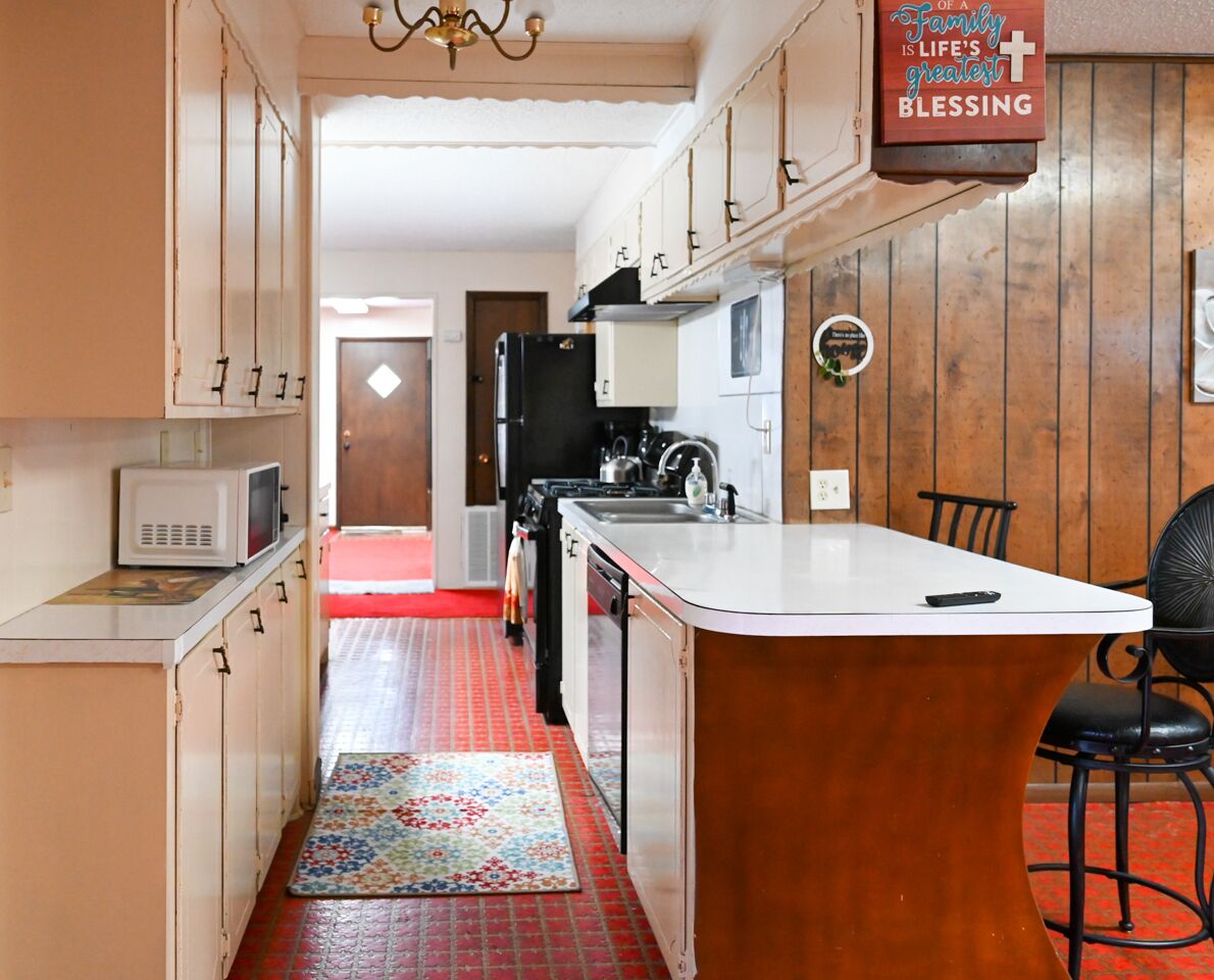 Large 2,400 sq. ft. private home