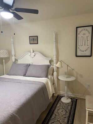 2 bedrooms, desk, free WiFi, bed sheets - Private lake, cozy cottage near hiking, waterfalls, rafting, state parks, Helen (Demorest)