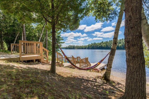 Boho Lakehouse Muskoka Family Retreat Sleeps up to 15