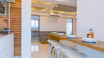 Luxury Apartment, 4 Bedrooms, Kitchen | Private kitchen