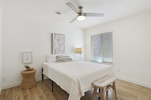 4 bedrooms, travel crib, free WiFi, bed sheets - Whole home in Zinfandel Country (Lodi)