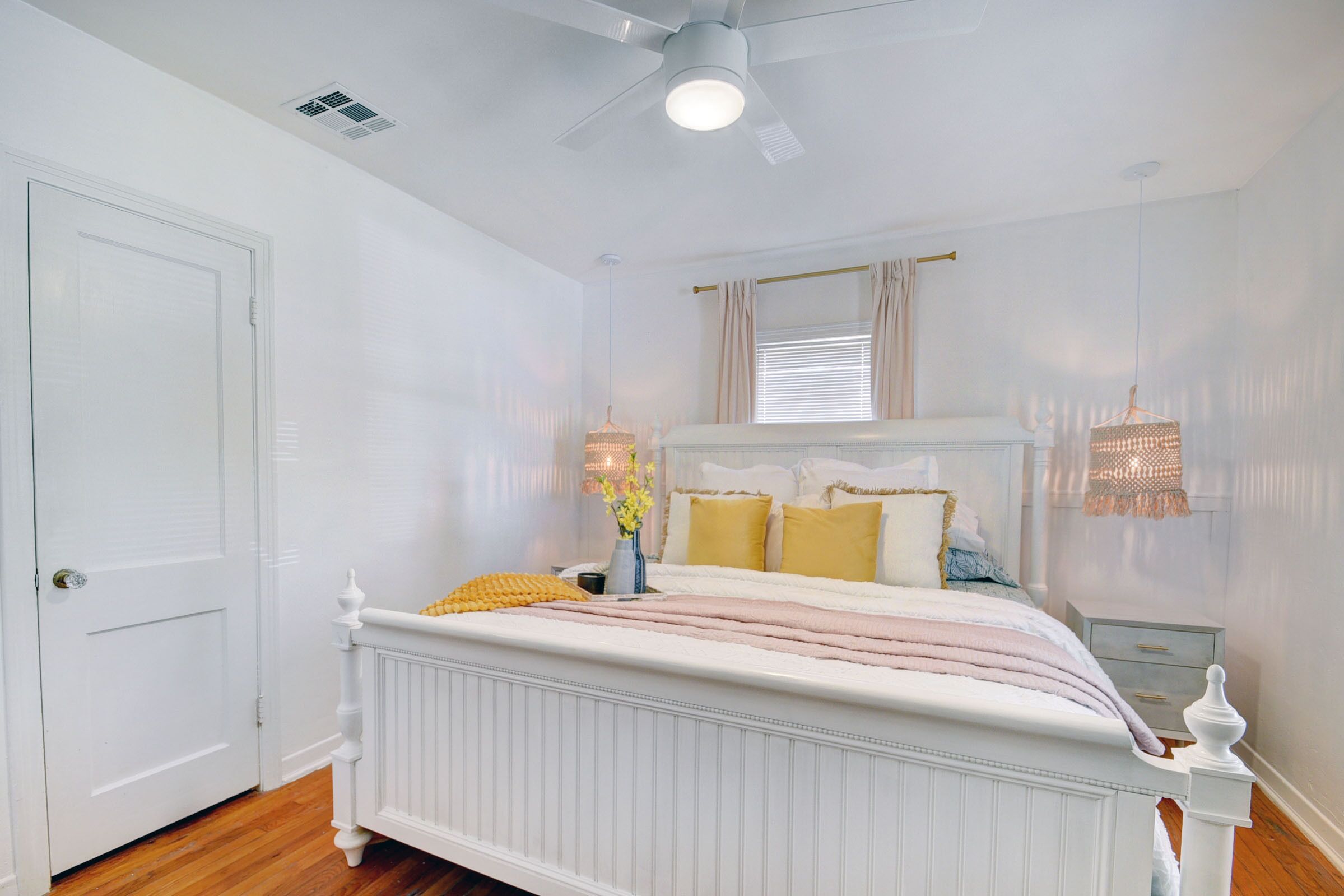 Key West Cottage Walk to the beach 