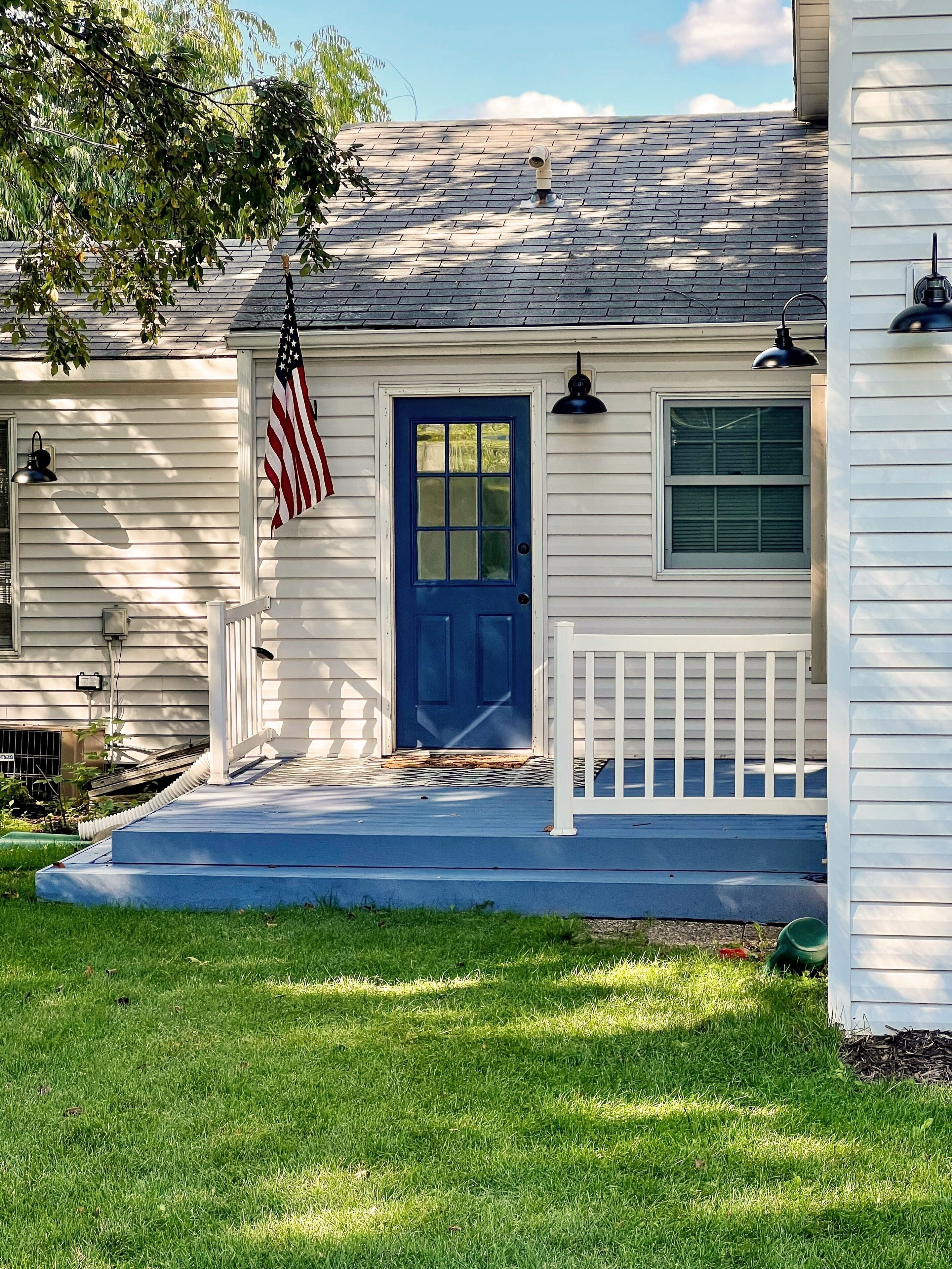 Lakefront Retreat 40 minutes from the Cities!