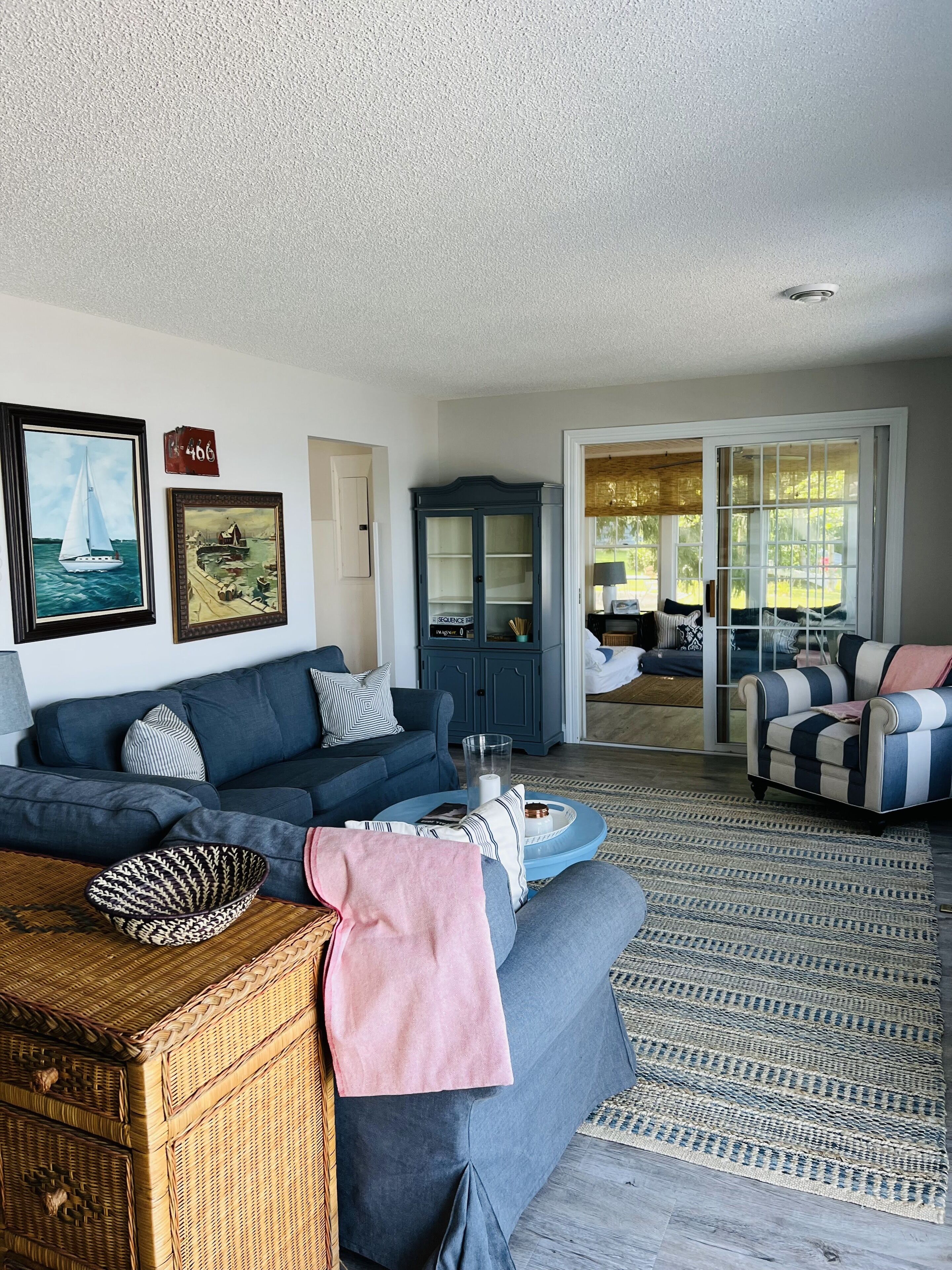 Lakefront Retreat 40 minutes from the Cities!