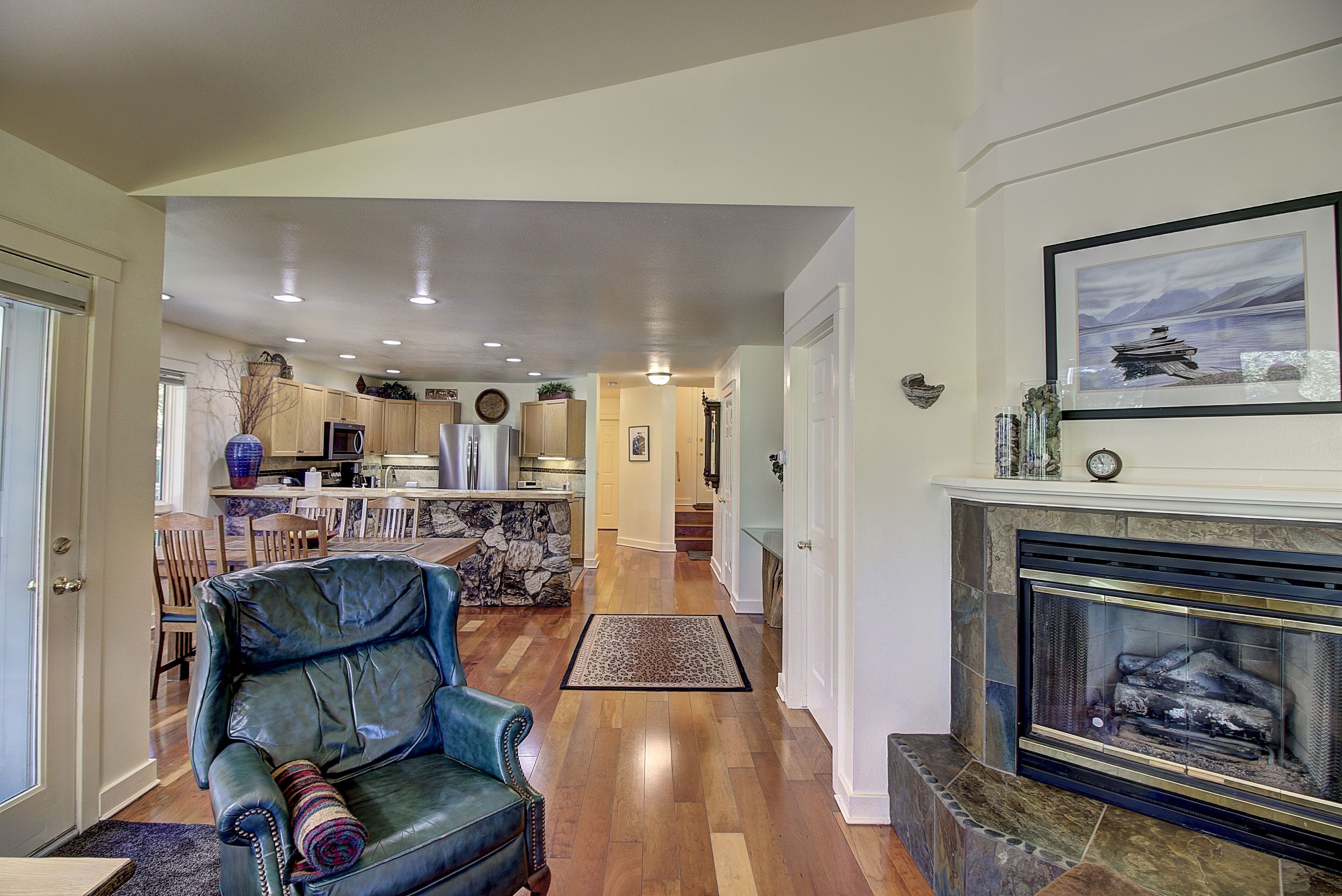 Cheerful 2 bedroom 2 bathroom Townhome on Fairway