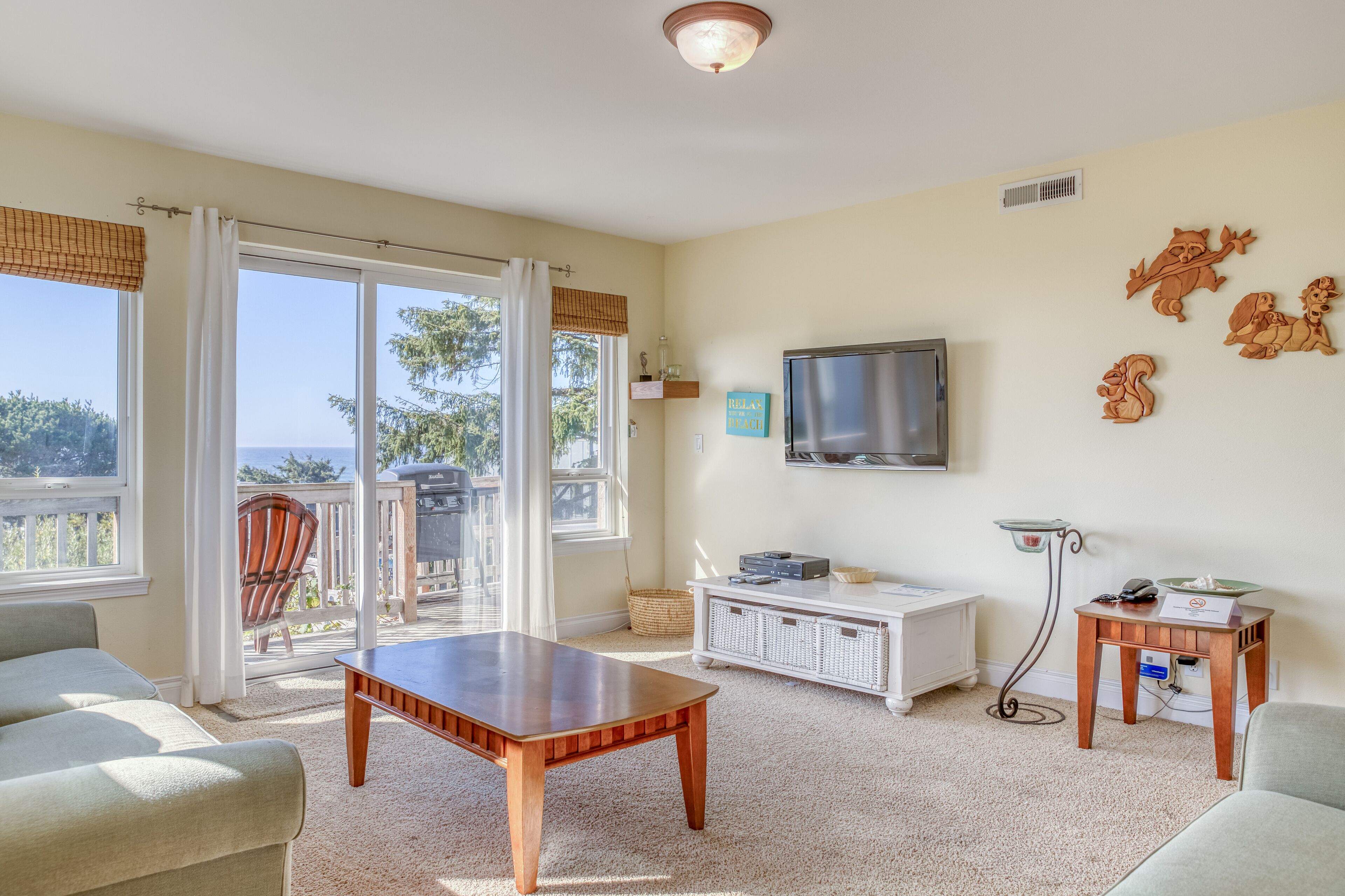 Spectacular Ocean Views and Sparkling Charm with Hot Tub