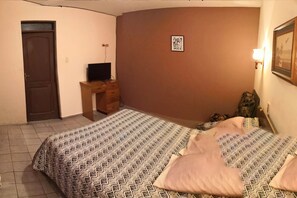 Classic Double Room | 1 bedroom, free WiFi, bed sheets