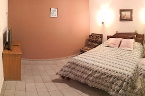 Classic Double Room | 1 bedroom, free WiFi, bed sheets