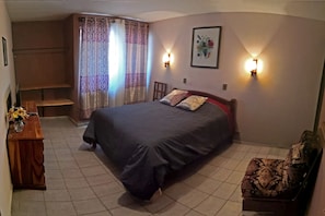 Classic Double Room | 1 bedroom, free WiFi, bed sheets
