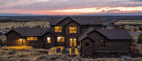 House (5 Bedrooms) | Front of property