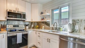 Rumah (2 Bedrooms) | Dapur pribadi | Mesin pembuat kopi/teh, lemari es, oven, dan kompor