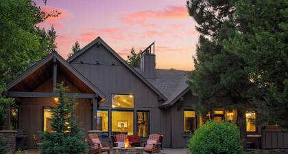 Klamath by Avantstay Gorgeous Mountain Home w/ Fire Pit, Spa & Lake Views