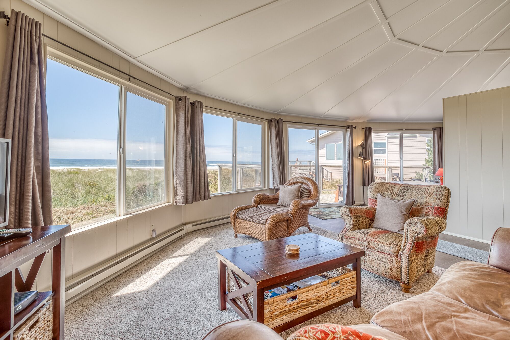 Cozy Oceanfront Home with Wrap Around Windows!  Beach access on the property!