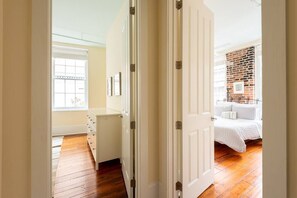 2 bedrooms, iron/ironing board, free WiFi, bed sheets - French Quarter/Convention Center Area Condo (New Orleans)