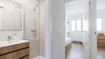 Eco-friendly toiletries, hair dryer, towels