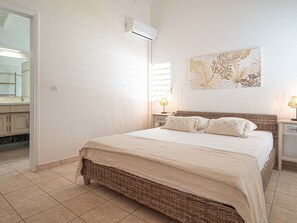 3 bedrooms, travel crib, WiFi, bed sheets