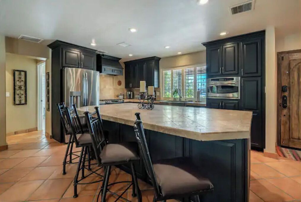 雪櫃、微波爐、焗爐、爐具