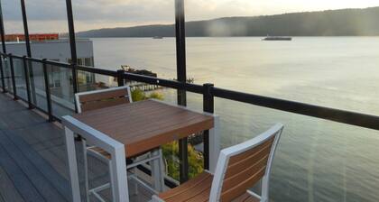Luxury Hudson Riverfront Apartment