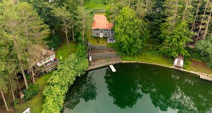 Lakefront, Kayaks, Firepit, great baseball stay!