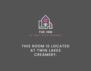 Miscellaneous - Strawberry Mini Room 🚭 @ Twin Lakes Creamery (Leitchfield)