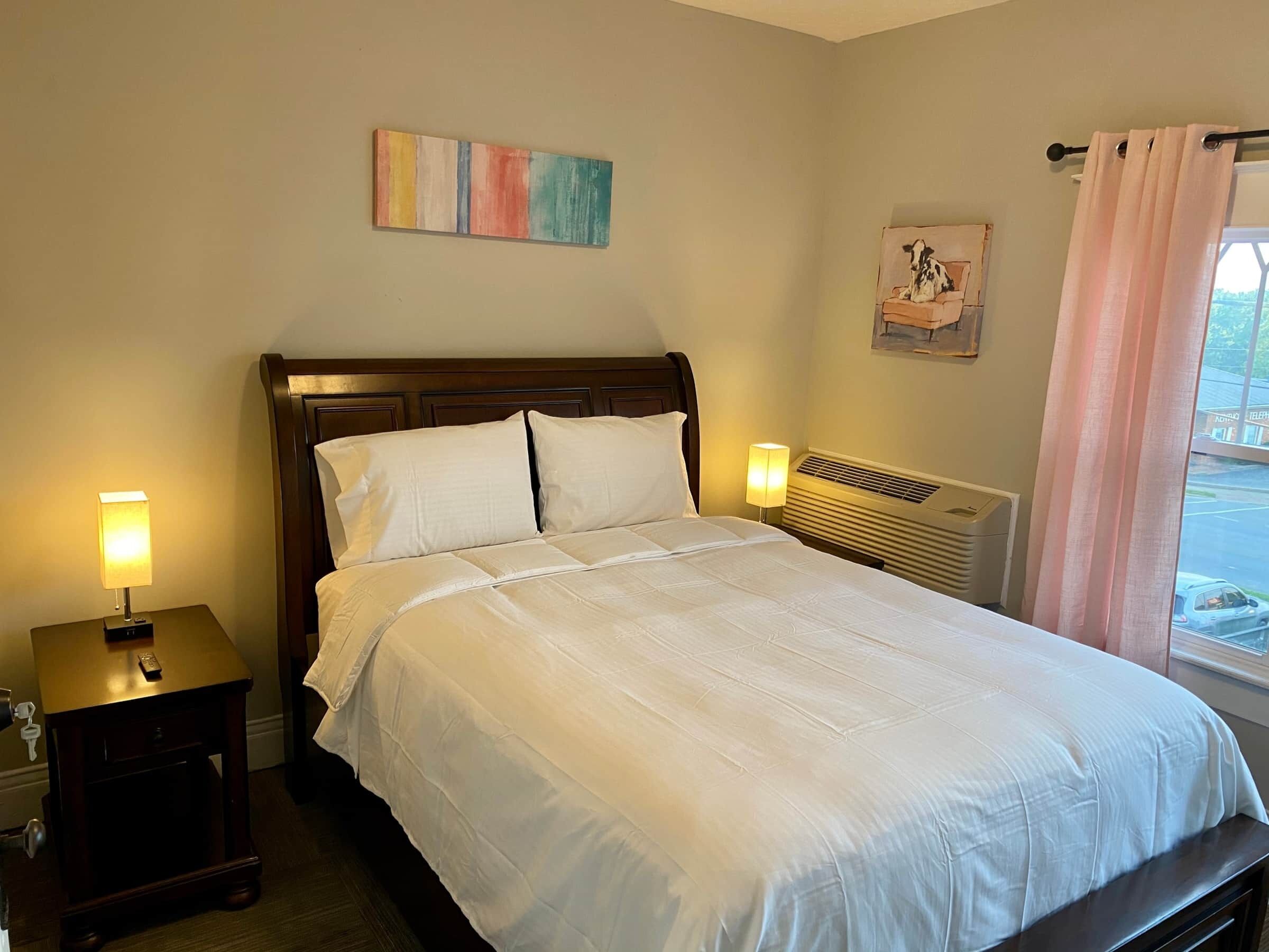 Strawberry Mini Room 🚭