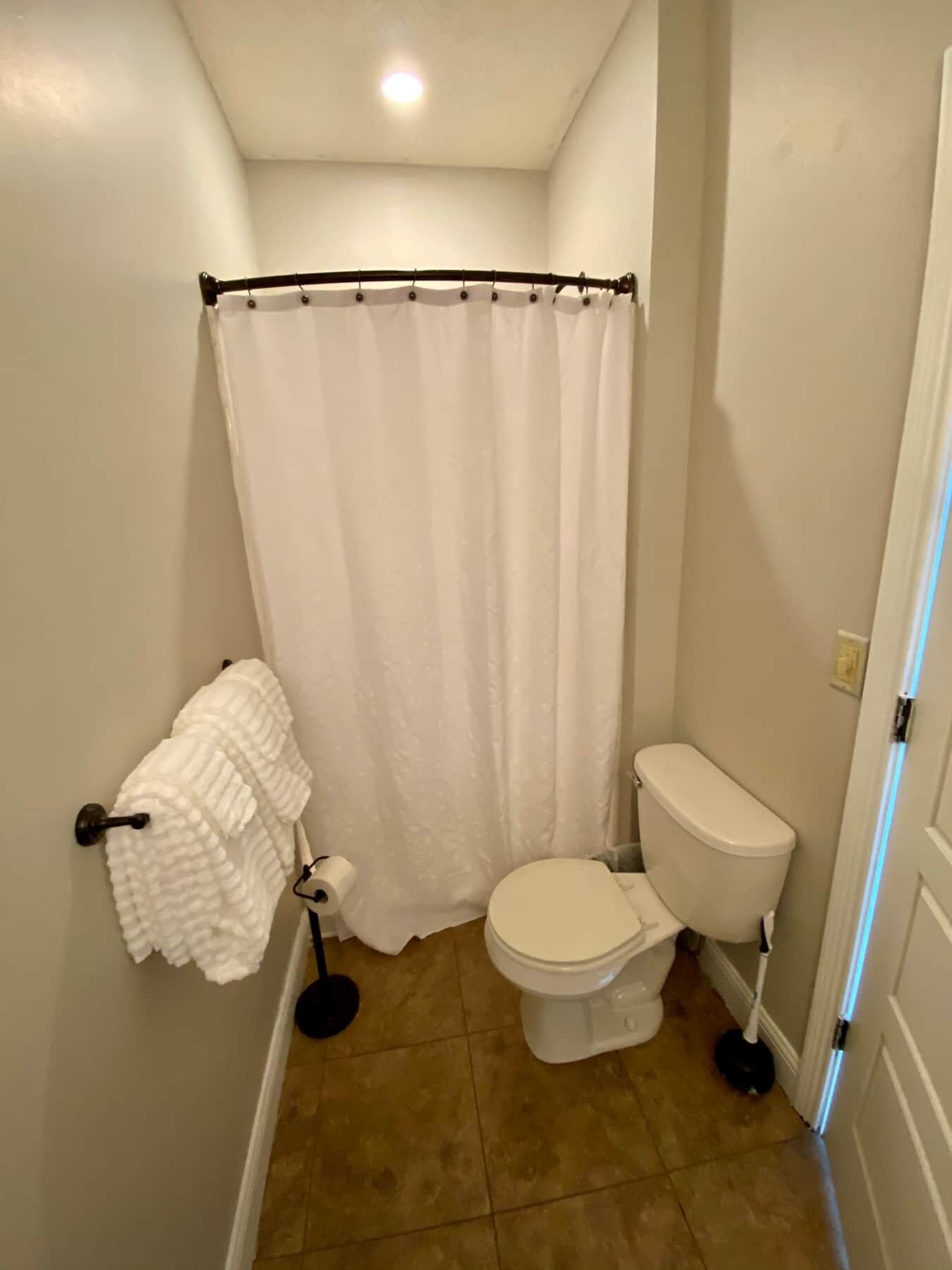 Strawberry Mini Room 🚭