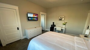 1 bedroom, WiFi, bed sheets - Cookies and Cream Room 🚭 @ Twin Lakes Creamery (Leitchfield)