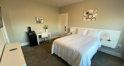 Cookies and Cream Room 🚭 @ Twin Lakes Creamery