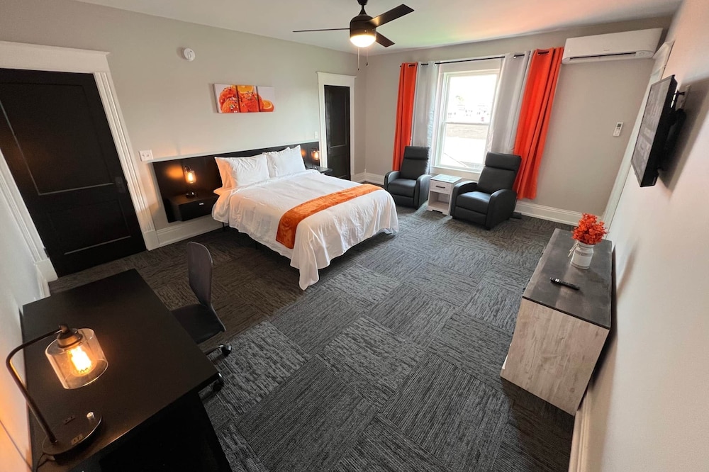 Orange Dream Room 🚭