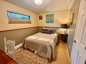 2 bedrooms, desk, iron/ironing board, travel cot