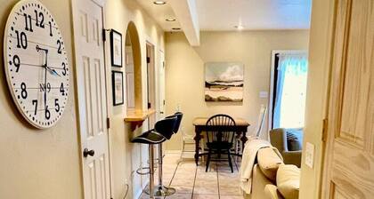 Lavender on the Farm~Cozy space to relax.