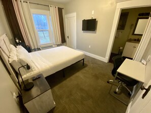 Room - Neapolitan Room 🚭 @ Twin Lakes Creamery (Leitchfield)