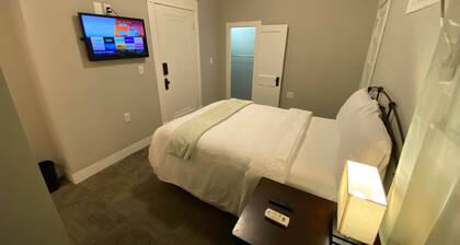 Pistachio Mini Room 🚭 @ Twin Lakes Creamery