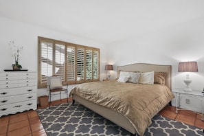 Room - Palm Desert Getaway on a Luxurious Golf Course! (Palm Desert)