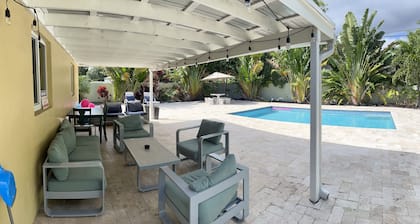 Great 4b/2b getaway with heated salt water pool