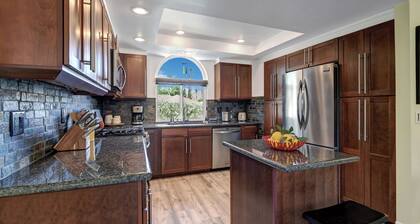 Ranch Oasis w/ Private Pool, Hottub, Firepit, Mountain Views Gobi by Avantstay
