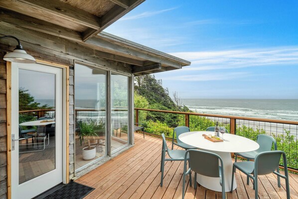 House (3 Bedrooms) | Interior - Sunset Cove by Avantstay Beachfront w/ Balcony! (Arch Cape)