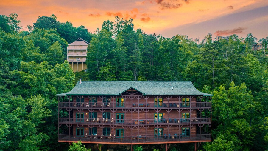 Hickory Ridge by Avantstay Sleeps 20! Incredible Private Elevated Cabin