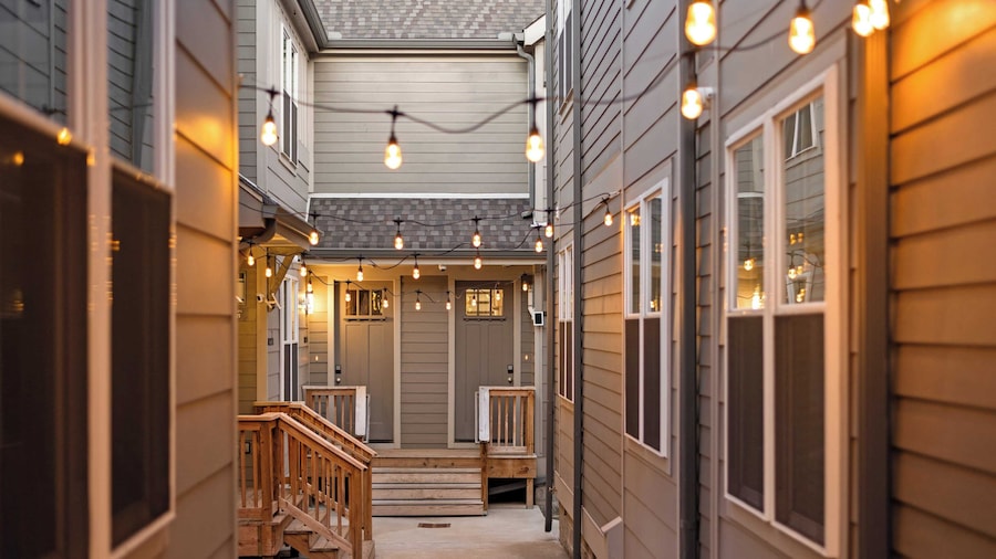 Hart Suite Buyout 7 by Avantstay Two Nashville Town Houses w/ Stunning Amenities & Design